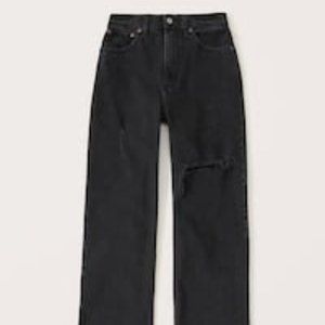 A&F 90s Ultra High Rise Relaxed Jeans - Washed Black Destroy - Size 30 Regular